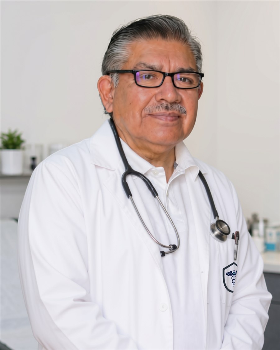 Dr. Luis Custodio Calderón